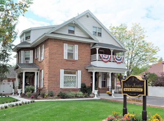 Heber Senator Bed and Breakfast allows check-in for 18 year-old guests