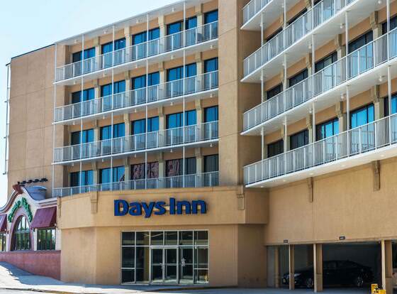 Days Inn by Wyndham Atlantic City Oceanfront-Boardwalk allows check-in for 18 year-old guests