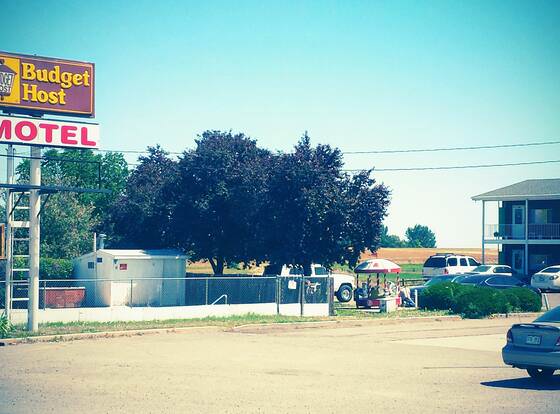 Budget Host 254 Inn Loveland allows check-in for 18 year-old guests