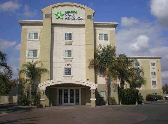 Extended Stay America Suites Bakersfield Chester Lane allows check-in for 18 year-old guests