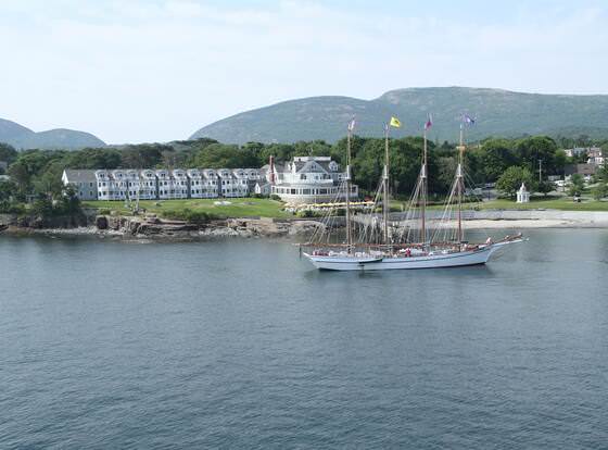 Bar Harbor Inn allows check-in for 18 year-old guests