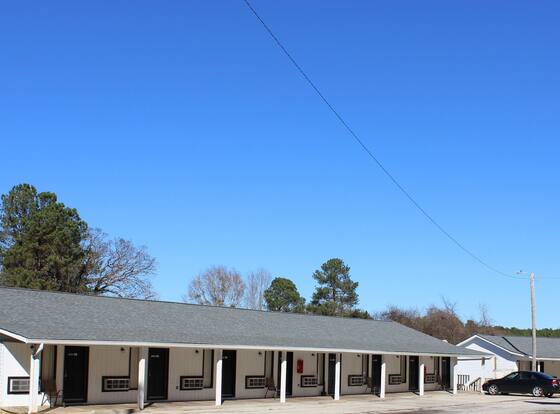 Bar-Mel Inn allows check-in for 18 year-old guests