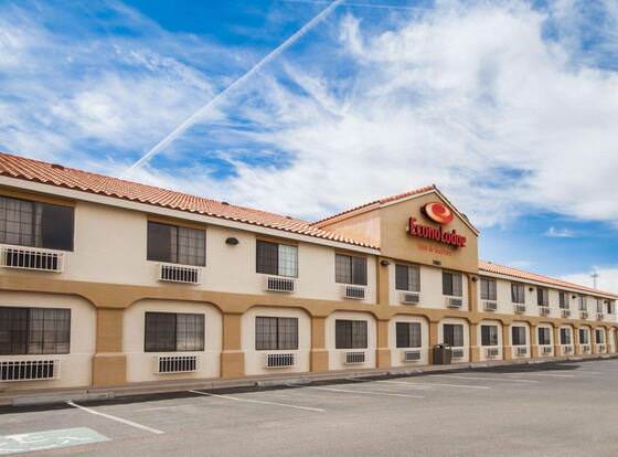 Econo Lodge Inn & Suites allows check-in for 18 year-old guests