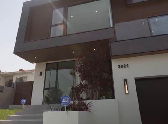 Gabba Chaud Inn allows check-in for 18 year-old guests