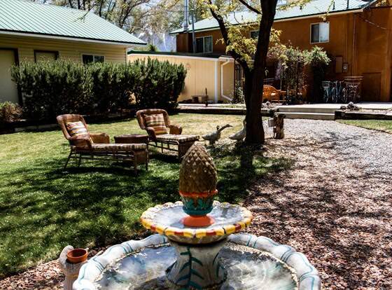 Rocky Mountain Inn allows check-in for 18 year-old guests