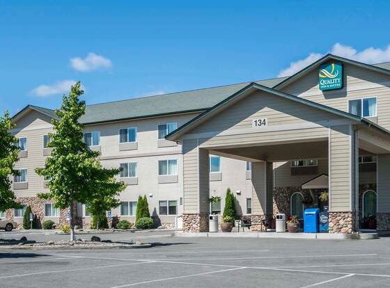 Quality Inn & Suites at Olympic National Park allows check-in for 18 year-old guests