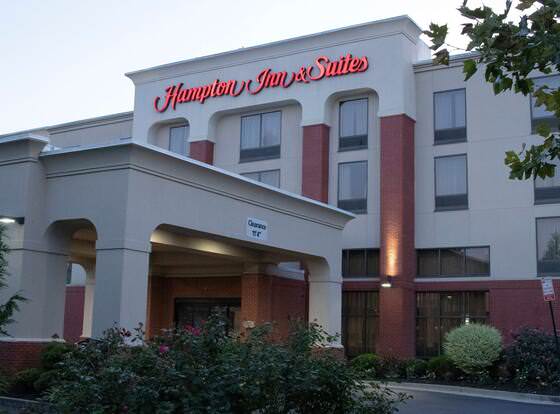 Hampton Inn & Suites Richmond/Virginia Center allows check-in for 18 year-old guests