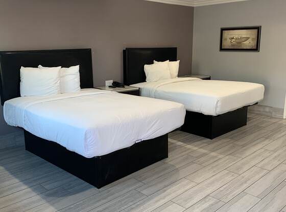 Willow Tree Inn & Suites allows check-in for 18 year-old guests