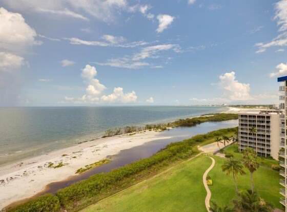 David's Estero Beach & Tennis Condo allows check-in for 18 year-old guests