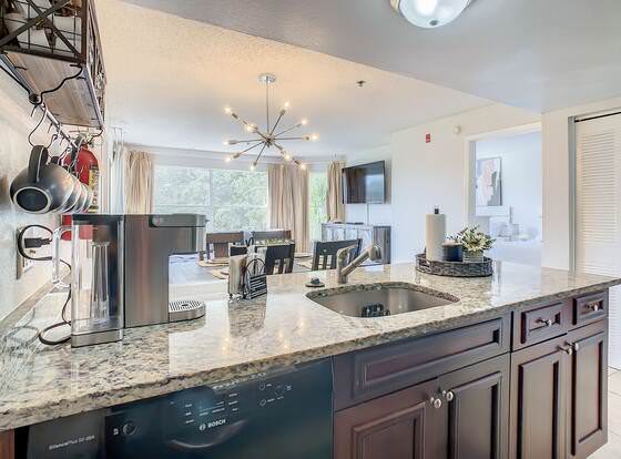 Great condo in Orlando allows check-in for 18 year-old guests