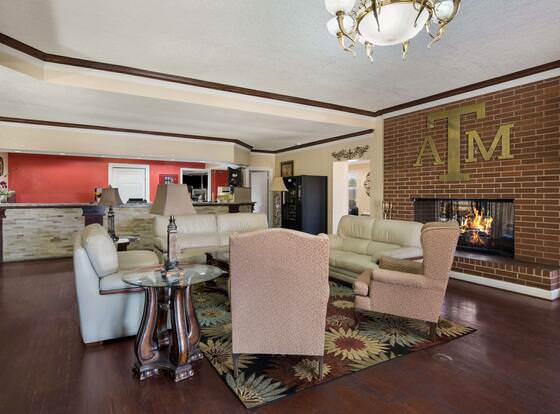 Knights Inn College Station allows check-in for 18 year-old guests