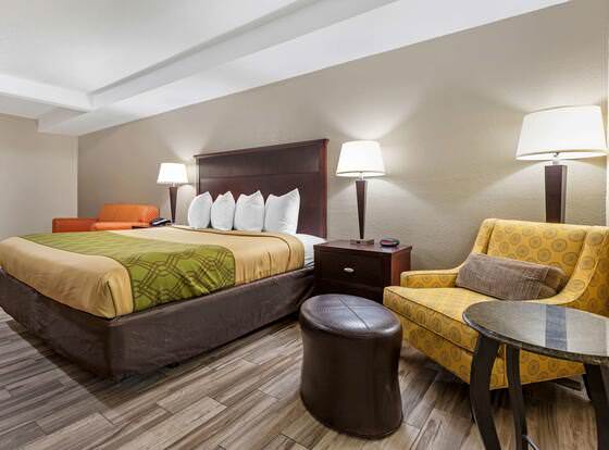 Econo Lodge Downtown allows check-in for 18 year-old guests