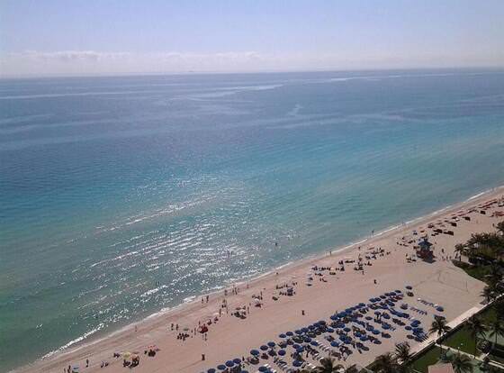 Marbella Towers High floor Miami Condos allows check-in for 18 year-old guests