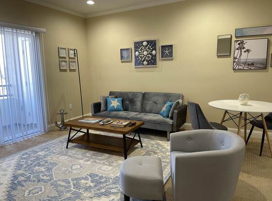 Balmoral Apartments allows check-in for 18 year-old guests