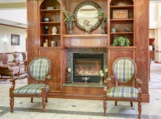 Comfort Suites University Drive allows check-in for 18 year-old guests