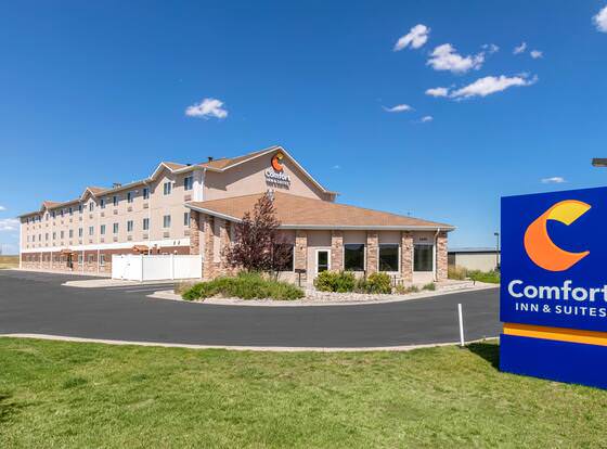 Comfort Inn & Suites Near University of Wyoming allows check-in for 18 year-old guests