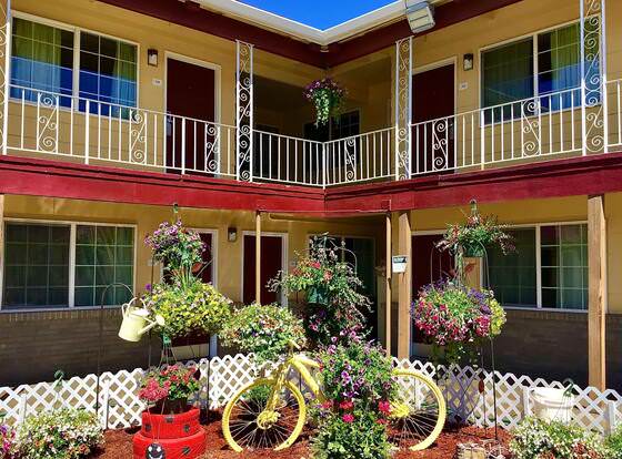 Super 8 by Wyndham Ontario allows check-in for 18 year-old guests