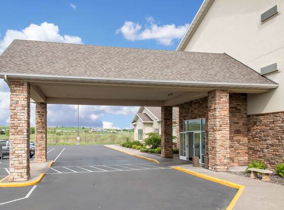 Sleep Inn & Suites Conference Center allows check-in for 18 year-old guests