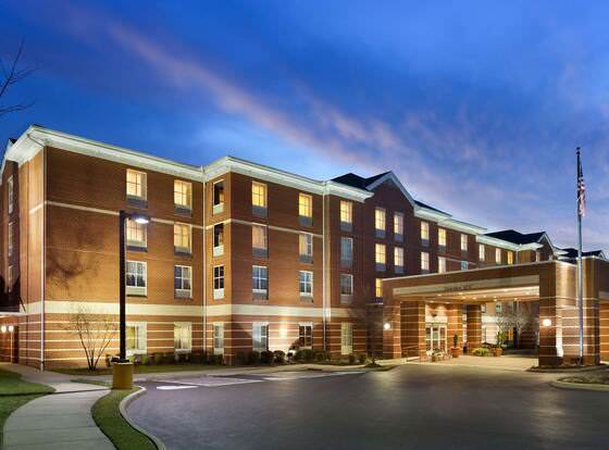 Hampton Inn & Suites Williamsburg Historic District allows check-in for 18 year-old guests