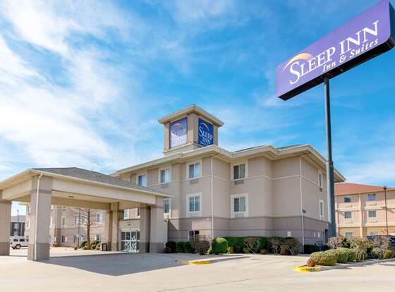 Sleep Inn & Suites near Fort Hood allows check-in for 18 year-old guests