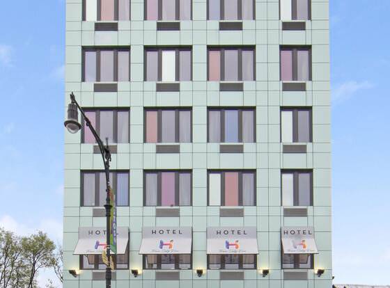 Hotel 365 Bronx allows check-in for 18 year-old guests