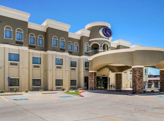 Comfort Suites Near Texas State University allows check-in for 18 year-old guests