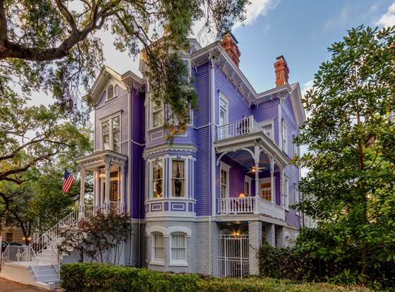 Amethyst Garden Inn allows check-in for 18 year-old guests