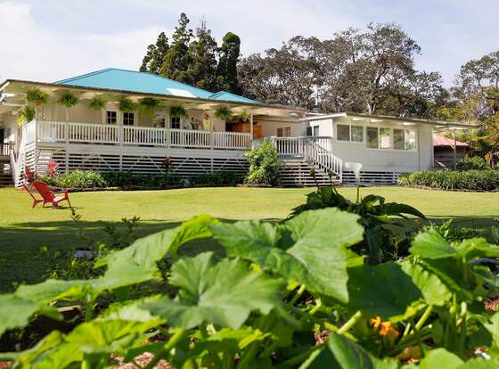 Aloha Junction Guest House allows check-in for 18 year-old guests