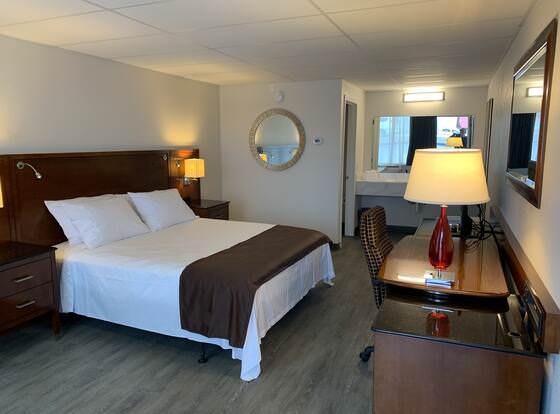 The Branson Welcome Inn allows check-in for 18 year-old guests