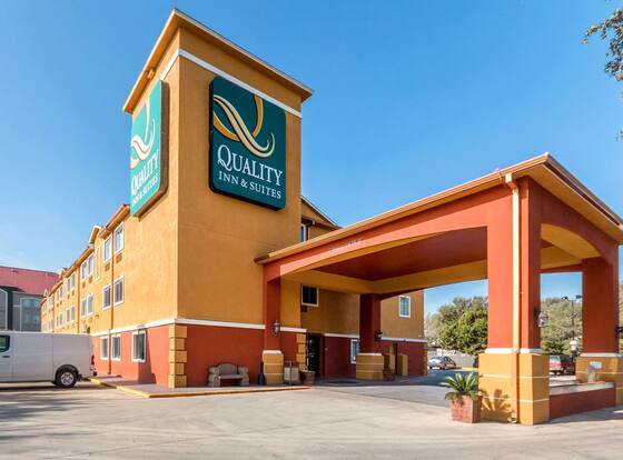 Quality Inn & Suites SeaWorld North allows check-in for 18 year-old guests