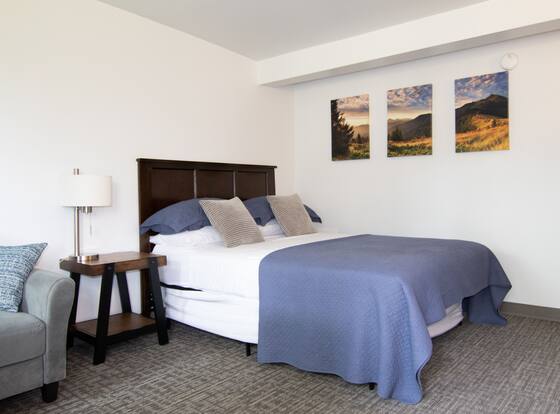 Alaska Frontier Inn allows check-in for 18 year-old guests