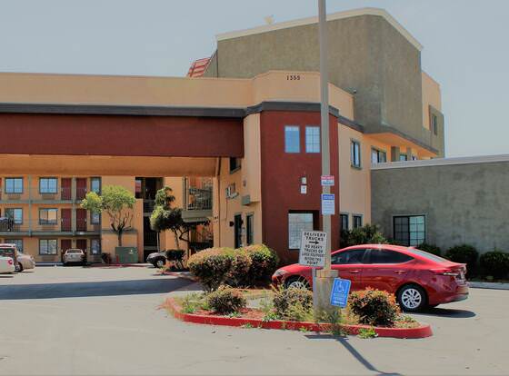 Rancho San Diego Inn & Suites allows check-in for 18 year-old guests