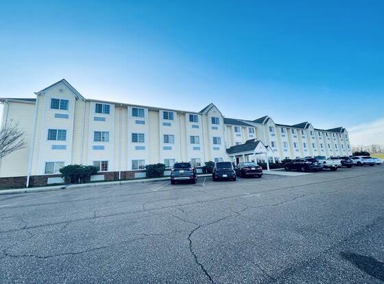 Welcome Inn & Suites allows check-in for 18 year-old guests