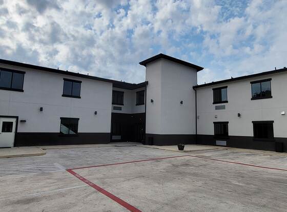 Alamo Inn & Suites Downtown allows check-in for 18 year-old guests