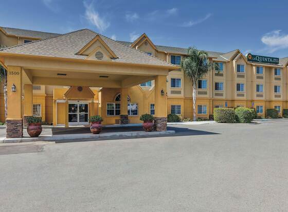 La Quinta Inn & Suites by Wyndham Tulare allows check-in for 18 year-old guests