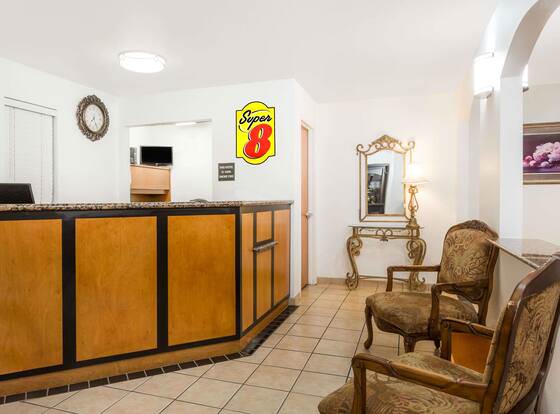 Super 8 by Wyndham Cloverdale allows check-in for 18 year-old guests