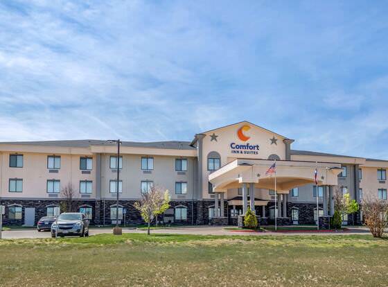 Comfort Inn & Suites allows check-in for 18 year-old guests