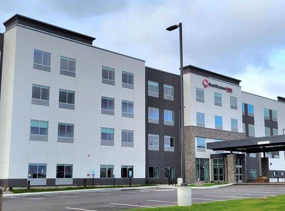 Best Western Plus Grand Rapids MN allows check-in for 18 year-old guests
