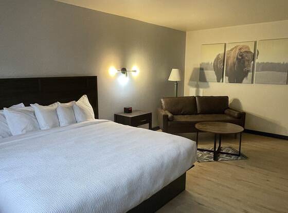 The Scout INN allows check-in for 18 year-old guests