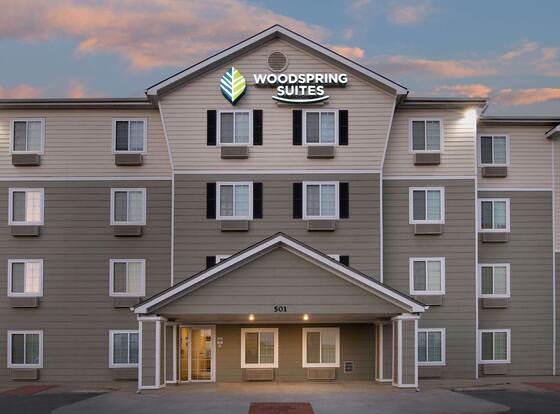 WoodSpring Suites Killeen allows check-in for 18 year-old guests