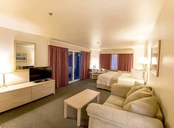 North Shore Inn allows check-in for 18 year-old guests