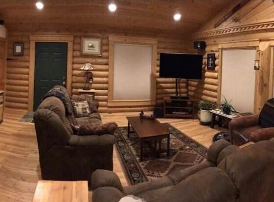 Lazy Fox allows check-in for 18 year-old guests