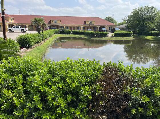 Deluxe Inn & Suites allows check-in for 18 year-old guests