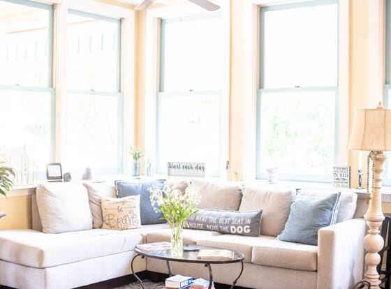 The Laurel Oak Inn Bed and Breakfast allows check-in for 18 year-old guests