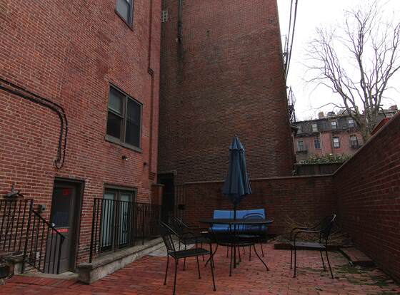 402 Columbus Ave allows check-in for 18 year-old guests