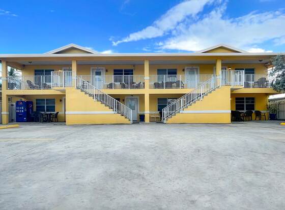 Hollywood by the Sea allows check-in for 18 year-old guests