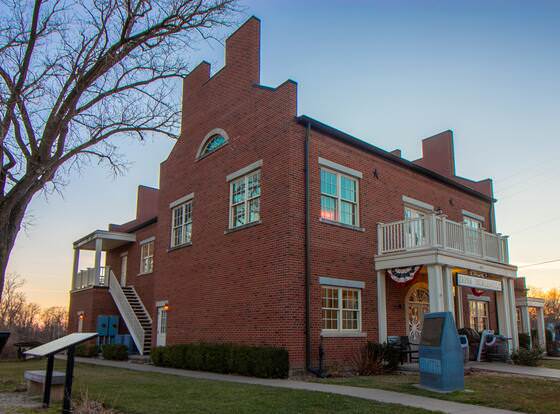 Nauvoo Temple House Hotel allows check-in for 18 year-old guests