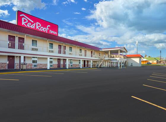 Red Roof Inn Des Moines allows check-in for 18 year-old guests