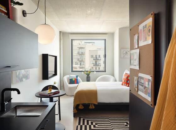 Penny Williamsburg allows check-in for 18 year-old guests