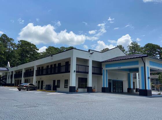 Speedway Inn & Suites allows check-in for 18 year-old guests